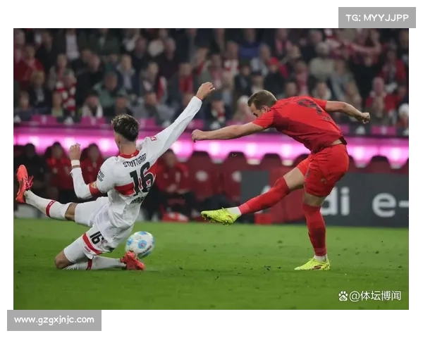 拜仁前锋在超级杯赛场上的精彩进攻表现助力球队成功卫冕